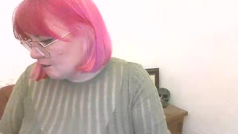 Snapshot of ms_rosiecozy chatting on July 8, 2026, 4:28 am Rose online show from July 8, 2026, 4:28 am