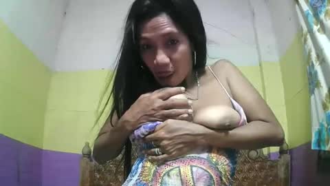 ms_teery online show from December 3, 2025, 3:43 pm