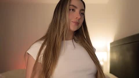 Sophie  online show from February 5, 2026, 4:11 pm