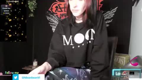 Snapshot of msvioletx chatting on November 3, 2025, 8:43 pm MsVioletx online show from November 3, 2025, 8:43 pm