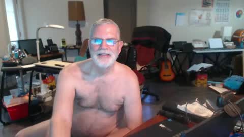 Snapshot of mt2much chatting on February 2, 2025, 11:00 pm mt2much online show from February 2, 2025, 11:00 pm