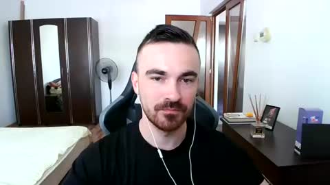 Snapshot of mu5clemania chatting on June 27, 2026, 8:41 am Victor online show from June 27, 2026, 8:41 am