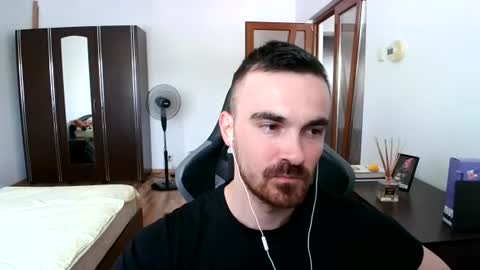 Snapshot of mu5clemania chatting on June 27, 2026, 12:22 pm Victor online show from June 27, 2026, 12:22 pm