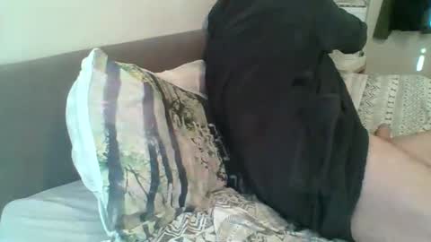 Snapshot of muff74 chatting on October 5, 2025, 8:23 am muff74 online show from October 5, 2025, 8:23 am