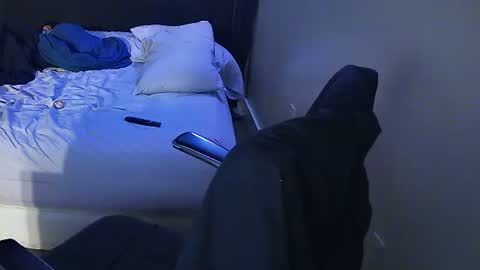 Muffdiver online show from February 8, 2025, 8:20 am