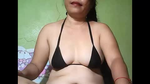 muffy_bunny online show from April 16, 2026, 9:39 pm