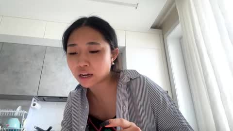 Mia online show from March 16, 2026, 3:34 am