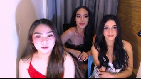 multicummer_devi online show from April 15, 2026, 4:08 am