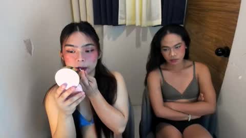 multicummer_devi online show from May 17, 2026, 2:20 am