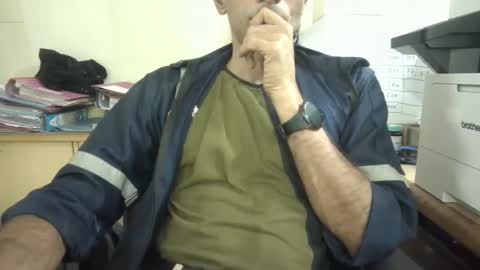 Snapshot of mumbaimonster8inch chatting on December 5, 2024, 6:21 am rajesh engineer online show from December 5, 2024, 6:21 am