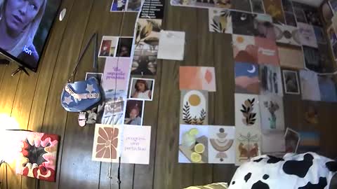 mumnxdor online show from January 15, 2026, 7:57 am