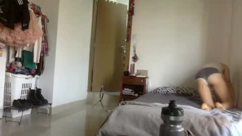 Snapshot of munchi_ chatting on December 11, 2024, 12:02 pm online show from December 11, 2024, 12:02 pm