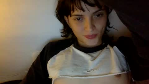 Snapshot of munchi_ chatting on February 18, 2025, 11:19 pm online show from February 18, 2025, 11:19 pm