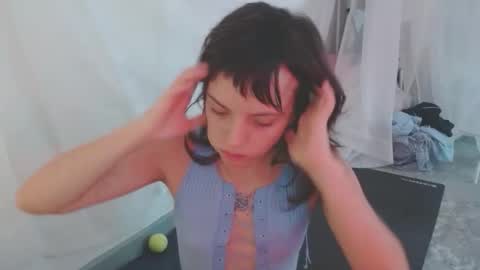 Snapshot of munchi_ chatting on November 16, 2025, 5:40 pm online show from November 16, 2025, 5:40 pm