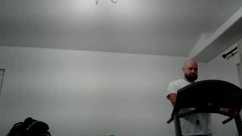 Snapshot of munchies420 chatting on February 26, 2026, 12:04 pm Bearded online show from February 26, 2026, 12:04 pm