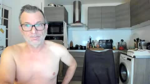 LOVELY JULIA  Peter DAY online show from November 30, 2025, 8:51 am