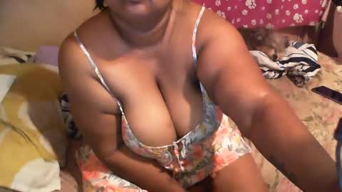 Snapshot of munniegalz1 chatting on June 14, 2026, 3:47 pm your angel online show from June 14, 2026, 3:47 pm
