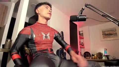 murielkarmesi online show from November 6, 2025, 12:44 am