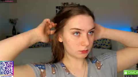 Snapshot of murrrworren chatting on February 19, 2025, 3:28 am Mira online show from February 19, 2025, 3:28 am