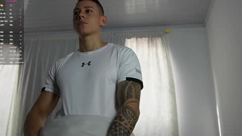 muscle_king_cum online show from October 22, 2025, 12:38 pm