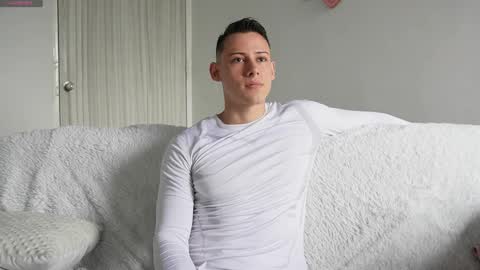 muscle_king_cum online show from March 18, 2026, 2:20 pm
