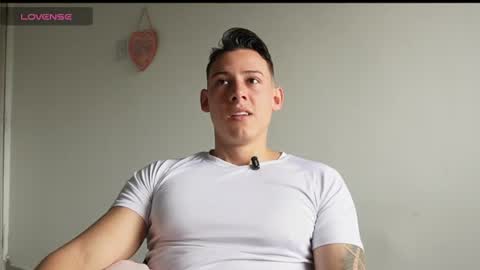 Snapshot of muscle_king_cum chatting on June 18, 2026, 1:37 pm muscle_king_cum online show from June 18, 2026, 1:37 pm