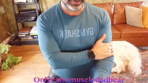 Snapshot of muscledadbear chatting on December 22, 2025, 5:54 pm Jordan El Din online show from December 22, 2025, 5:54 pm