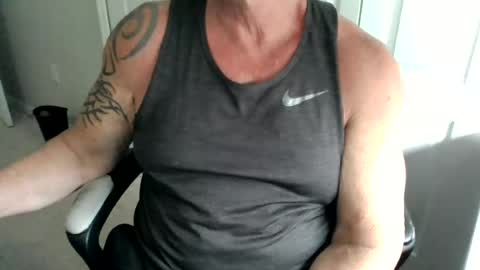 Snapshot of muscleddaddy chatting on August 5, 2026, 7:06 pm Muscleddaddy online show from August 5, 2026, 7:06 pm