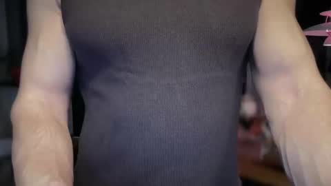 Snapshot of musclehair3 chatting on April 17, 2026, 10:46 pm musclehair3 online show from April 17, 2026, 10:46 pm
