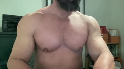 Snapshot of musclelogan chatting on November 6, 2025, 4:30 pm Logan online show from November 6, 2025, 4:30 pm