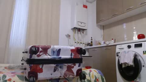 MusclesQueen online show from December 5, 2024, 2:11 pm