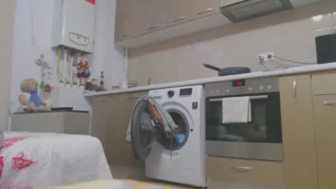 MusclesQueen online show from January 14, 2025, 4:40 pm