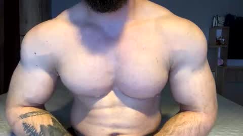 Snapshot of muscularjuggler chatting on November 2, 2025, 5:26 pm muscularjuggler online show from November 2, 2025, 5:26 pm