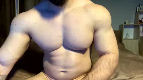 Snapshot of muscularjuggler chatting on November 4, 2025, 4:17 pm muscularjuggler online show from November 4, 2025, 4:17 pm