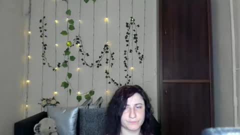 Jeneva online show from April 14, 2026, 6:36 pm