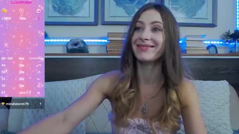 Luna  online show from October 15, 2025, 7:25 pm