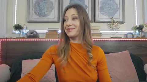 Luna  online show from February 4, 2026, 9:31 pm