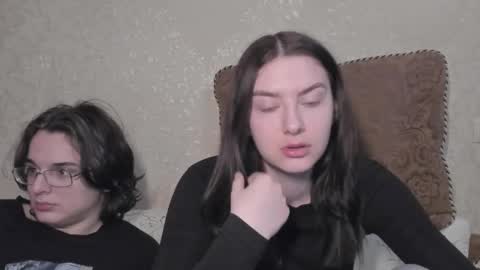 cute couple online show from March 18, 2026, 2:04 am