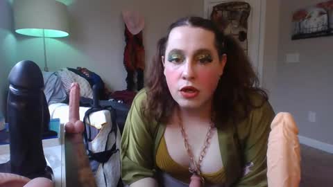 Snapshot of mxsissycharlotte chatting on December 10, 2024, 4:49 pm Mx Charlotte online show from December 10, 2024, 4:49 pm