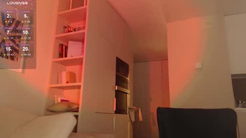 Hannah  welcome  online show from February 19, 2025, 6:21 pm