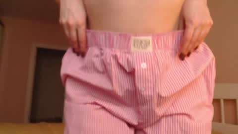 Snapshot of my_hannah chatting on May 3, 2026, 12:00 pm Hannah welcome online show from May 3, 2026, 12:00 pm