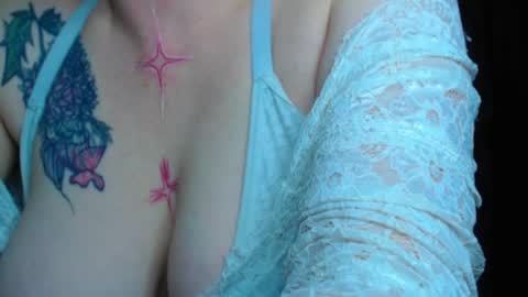     sara      i know you love me xoxox     online show from April 11, 2026, 8:07 am