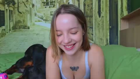 Snapshot of my_mia_ chatting on September 21, 2025, 9:00 am MIA I will be here Monday Wednesday Thursday Saturday online show from September 21, 2025, 9:00 am