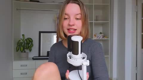 Snapshot of my_mia_ chatting on September 30, 2025, 8:41 am MIA I will be here Monday Wednesday Thursday Saturday online show from September 30, 2025, 8:41 am