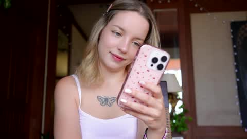 Snapshot of my_mia_ chatting on April 28, 2026, 4:39 am MIA I will be here Monday Wednesday Thursday Saturday online show from April 28, 2026, 4:39 am