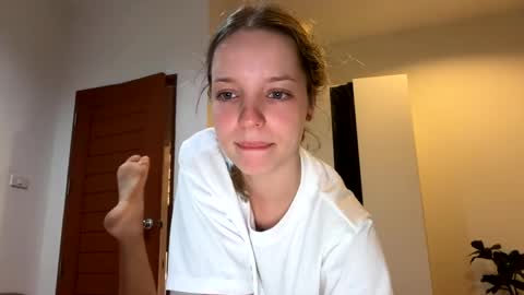 Snapshot of my_mia_ chatting on May 6, 2026, 11:37 am MIA I will be here Monday Wednesday Thursday Saturday online show from May 6, 2026, 11:37 am
