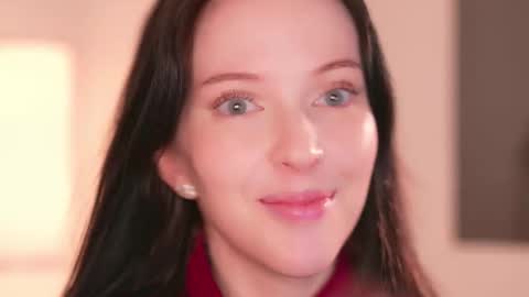 STELLA online show from November 9, 2025, 1:42 pm