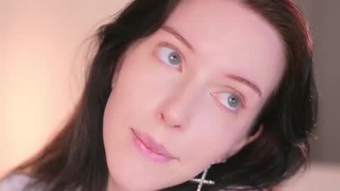 STELLA online show from November 13, 2025, 5:01 pm