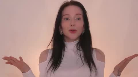 STELLA online show from November 24, 2025, 8:08 pm