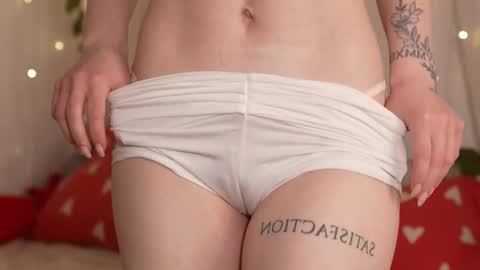 STELLA online show from November 30, 2025, 5:39 pm